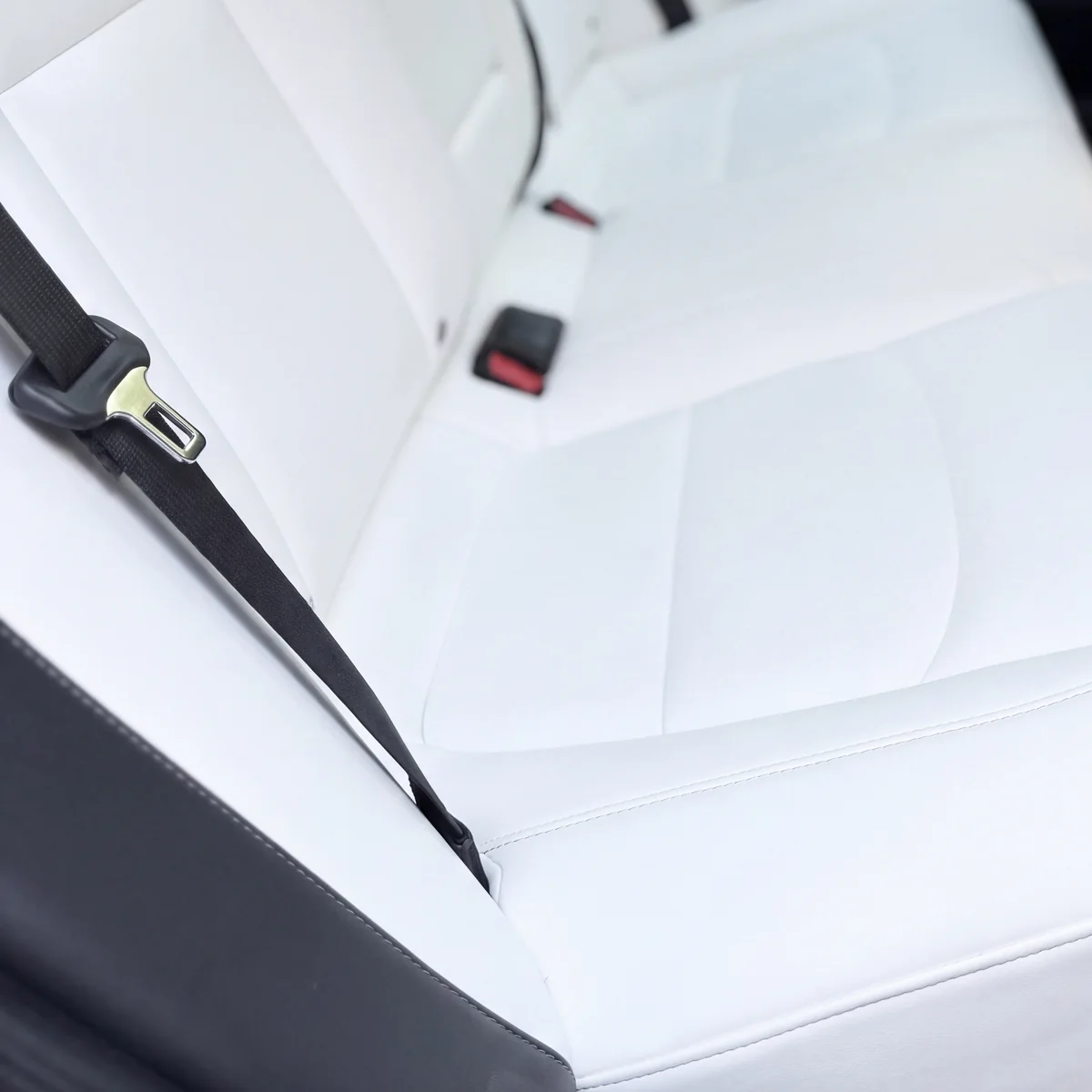 Tesla saloon: white upholstery