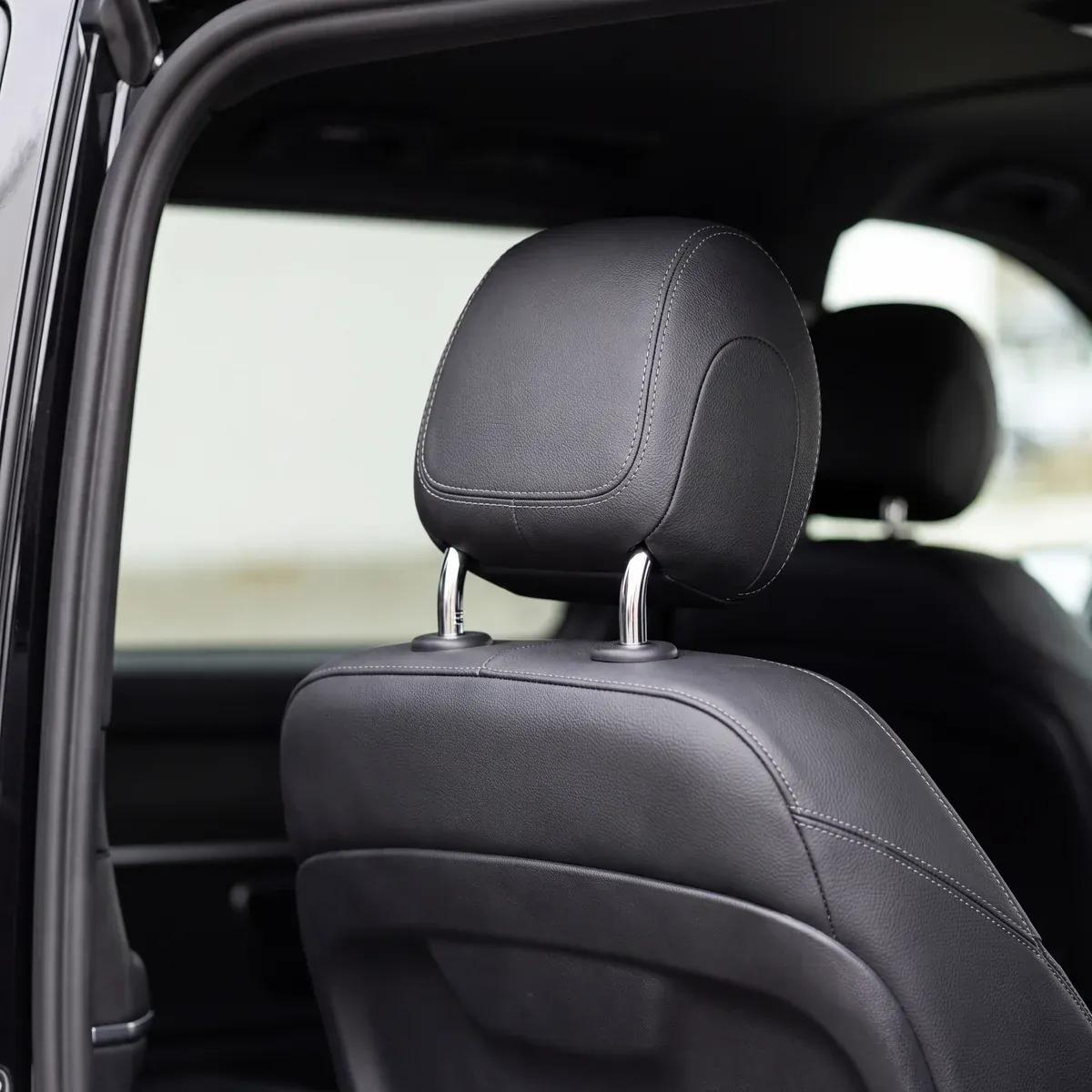 Mercedes people carrier: stitched leather